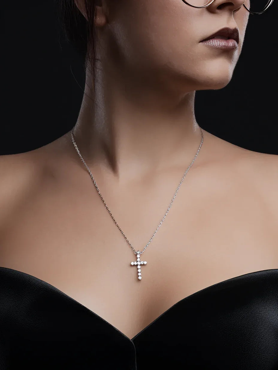 Кръстче с диаманти "CRUX" - Karat Bulgaria