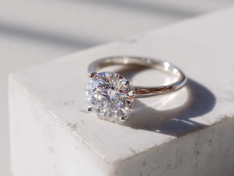 Годежни пръстени с диаманти