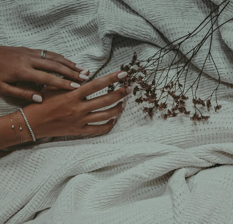 Гривни с диаманти - Карат България