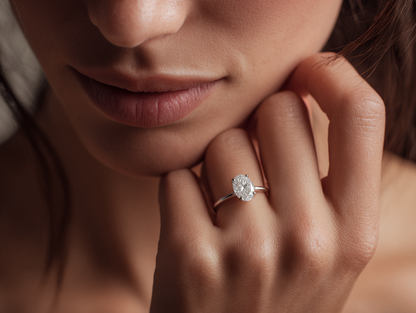 Платинен пръстен с овален диамант „Фростина“