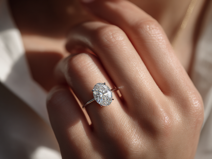 Платинен пръстен с овален диамант „Фростина“