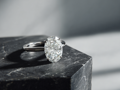 Платинен пръстен с овален диамант „Фростина“
