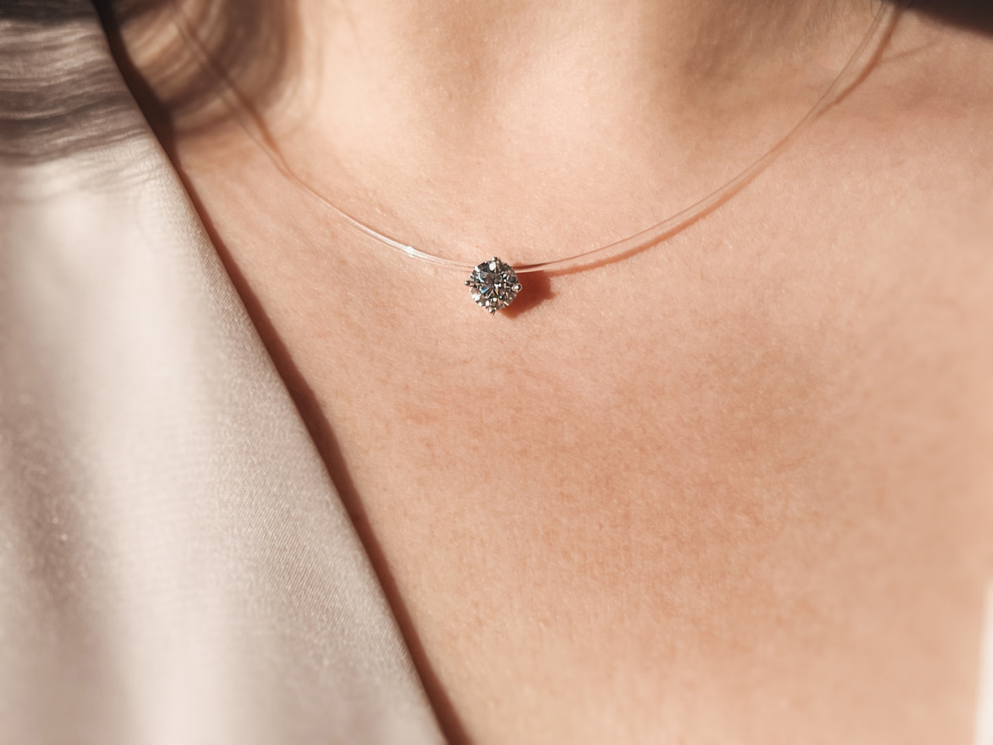 Колие с диамант на корда