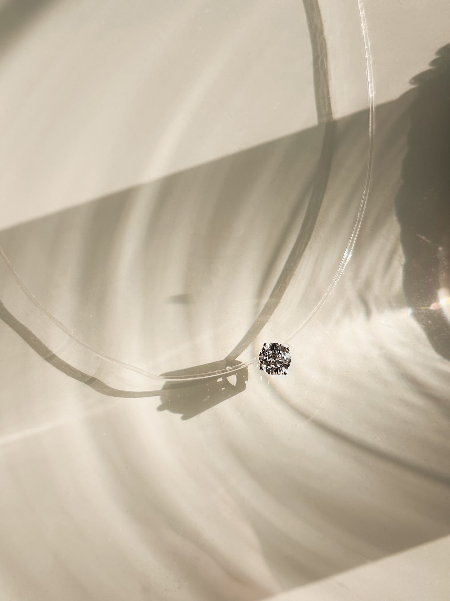 Колие с диамант на корда