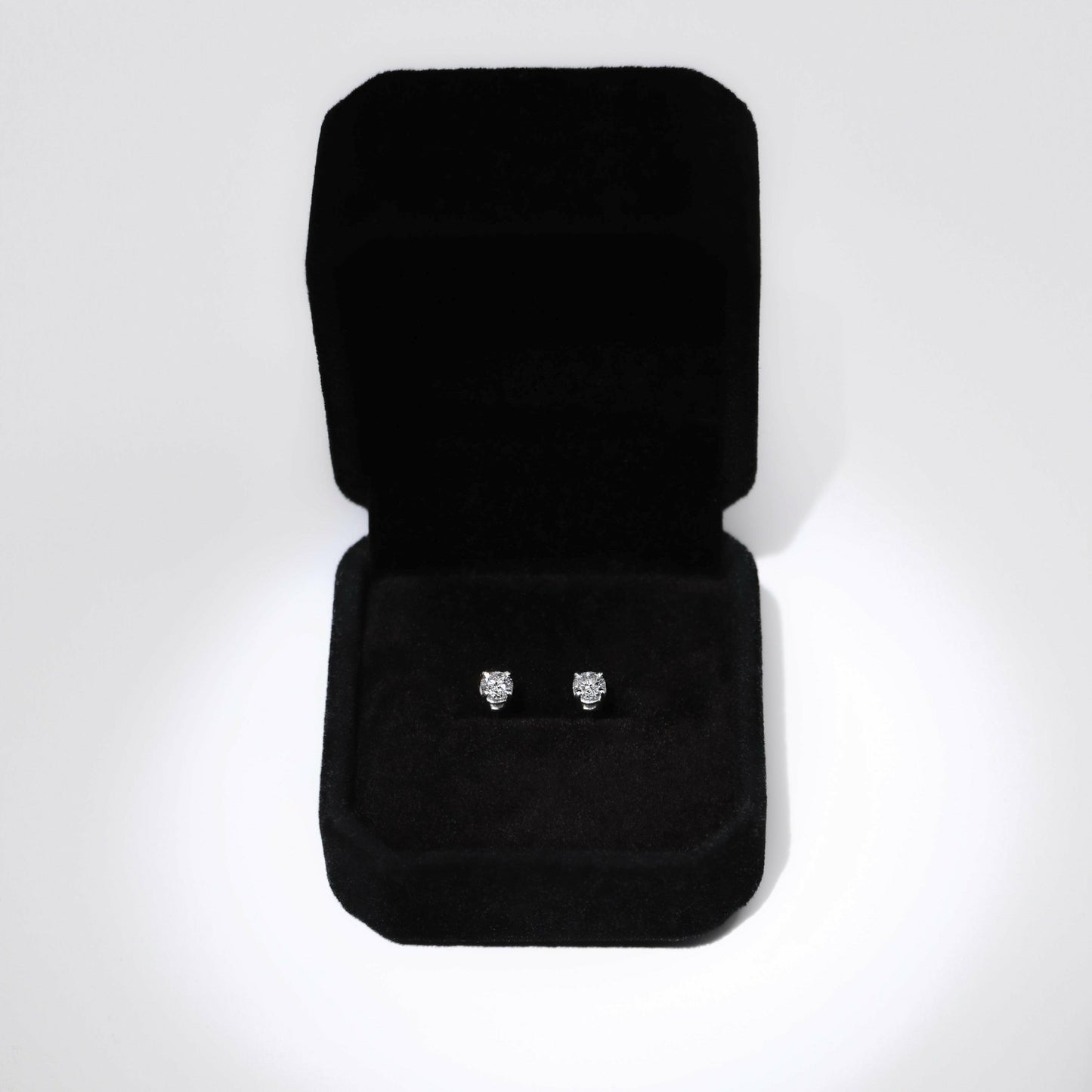 Diamond earrings in platinum "Zanaya"