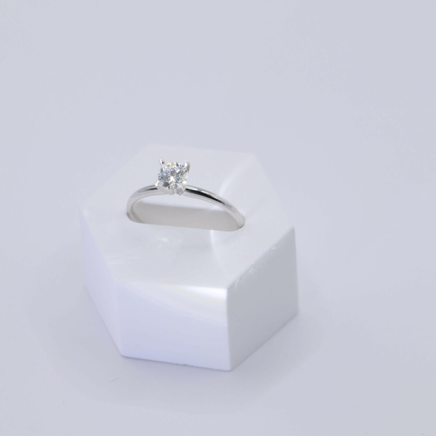 Пръстен от 14К бяло злато "Спаркъл"