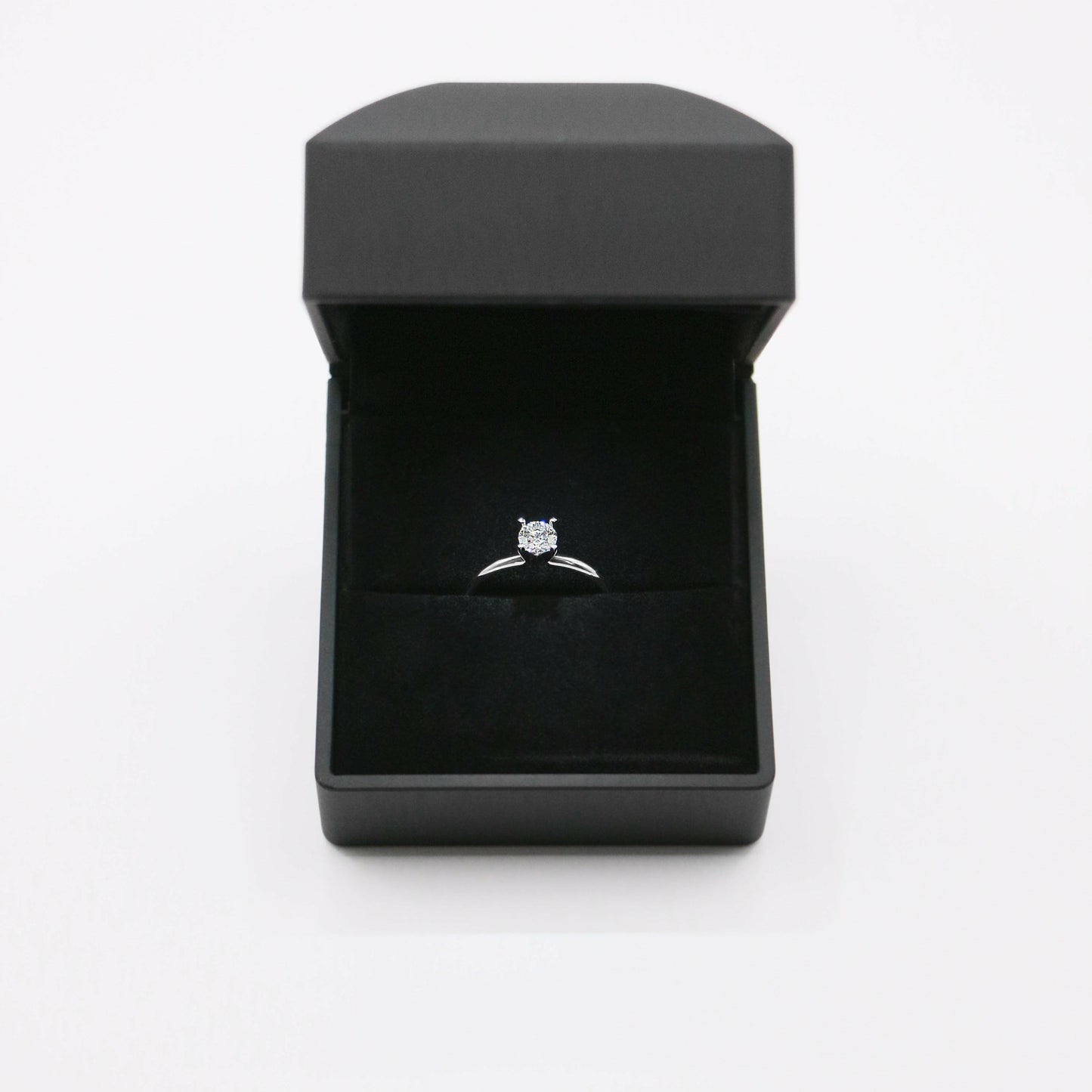 Годежен пръстен Солитер от сребро с диамант "Рея"