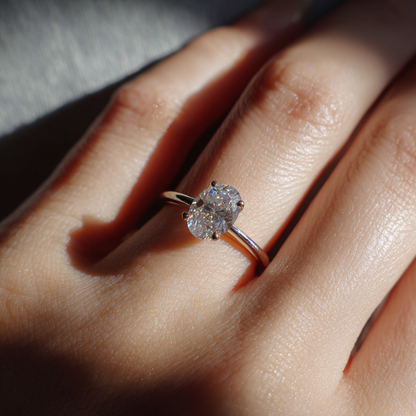 Пръстен „Кристалия“ с овален диамант