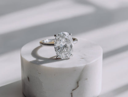 Пръстен „Кристалия“ с овален диамант