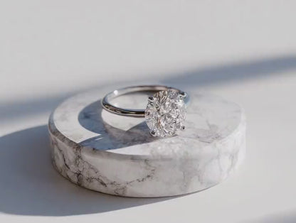 White gold engagement ring "Sparkle"