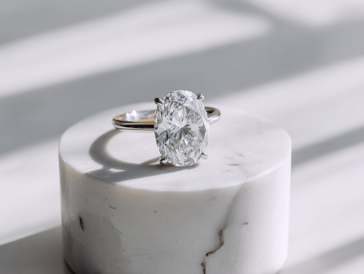 Пръстен „Кристалия“ с овален диамант